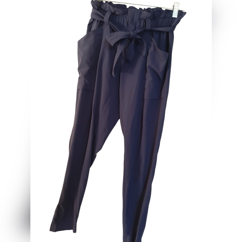 Paperbag Waist Tie-Front Pants in Navy